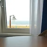 Aan Katwijk aan Zee