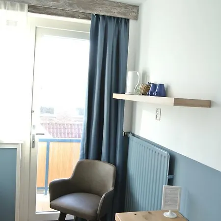 Aan 2*