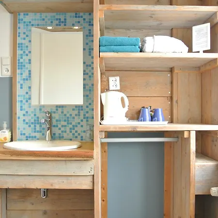 Aan Bed & Breakfast 2*