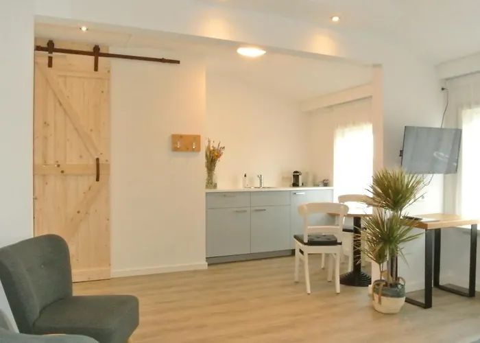 Bed and breakfast Aan 2*